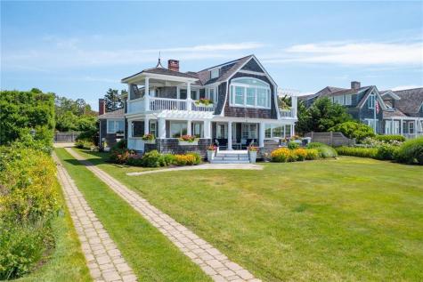 52 Wawaloam DR Westerly RI 02891