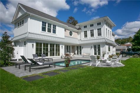 132 Briarwood AV Middletown RI 02842