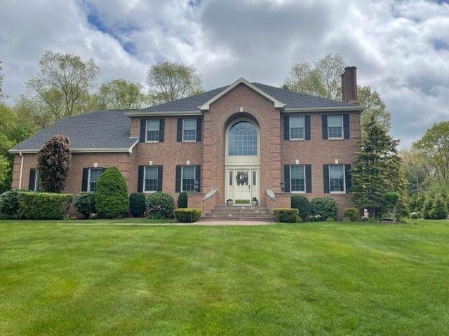 2 Bridle DR Lincoln RI 02865